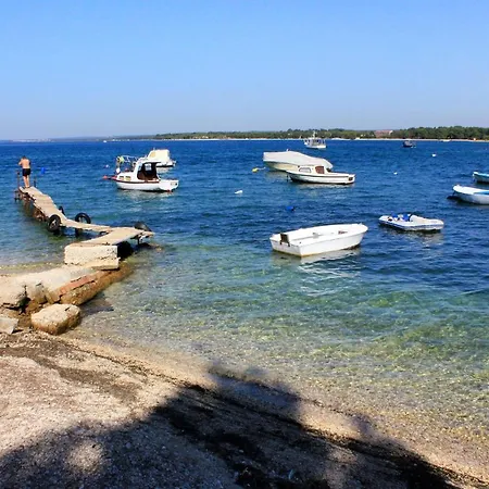 아파트 With A Parking Space Stinjan, - 7369 풀라