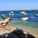 Apartament With A Parking Space Stinjan, - 7369 Pula