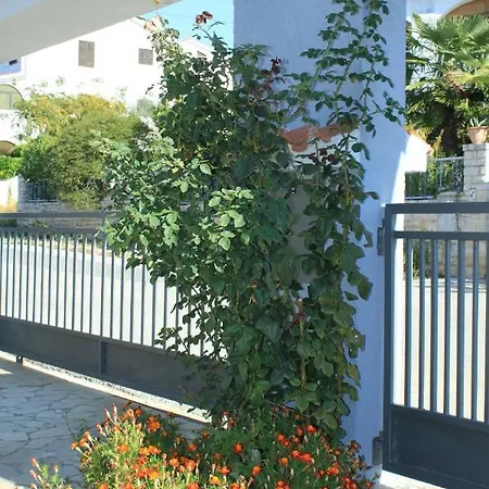 With A Parking Space Stinjan, - 7369 דירה *