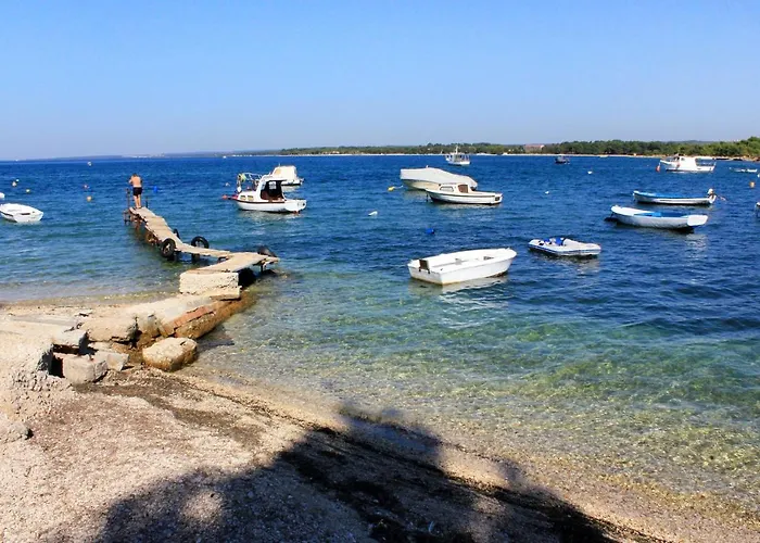 Apartamento With A Parking Space Stinjan, - 7369 Pula