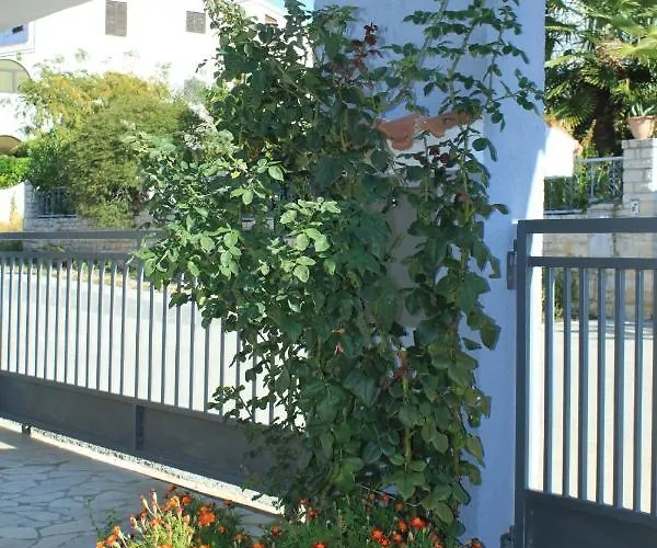With A Parking Space Stinjan, - 7369 Apartamento *